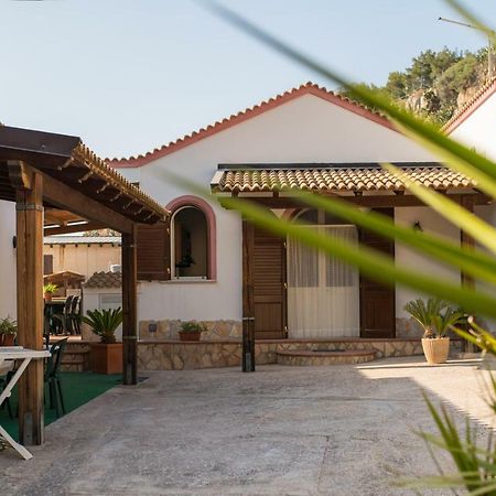 Baglio Scurati Home Holidays กุสโตนาชี ภายนอก รูปภาพ