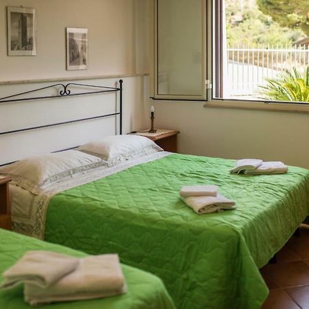 Baglio Scurati Home Holidays กุสโตนาชี ภายนอก รูปภาพ