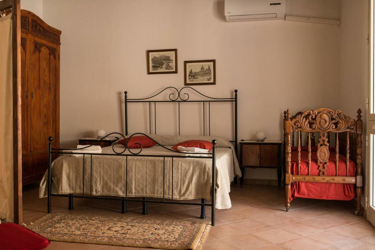 Baglio Scurati Home Holidays กุสโตนาชี ภายนอก รูปภาพ