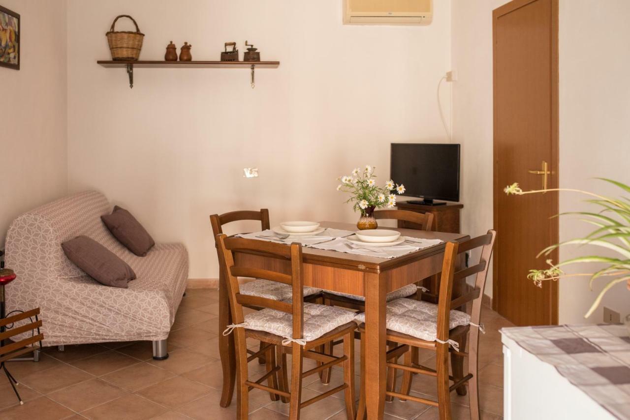 Baglio Scurati Home Holidays กุสโตนาชี ภายนอก รูปภาพ