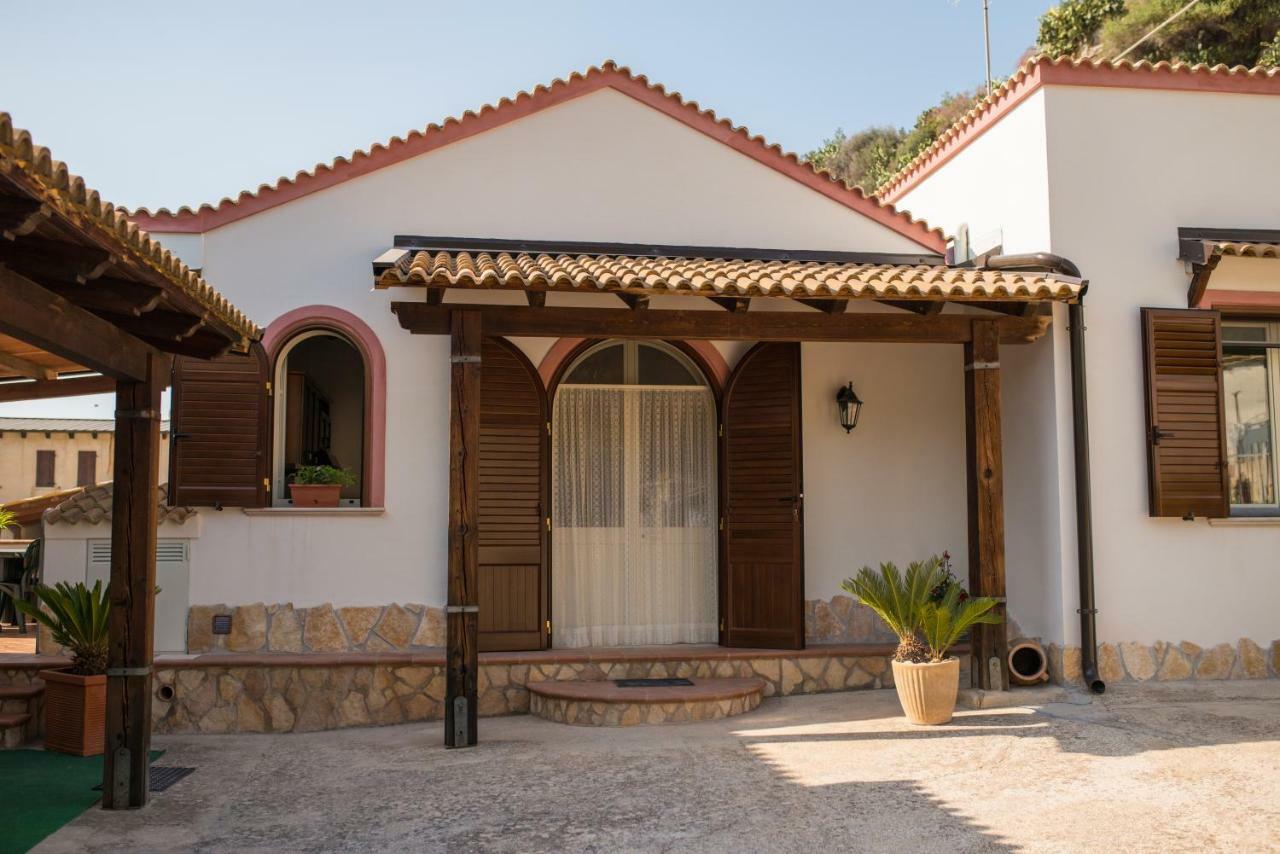 Baglio Scurati Home Holidays กุสโตนาชี ภายนอก รูปภาพ